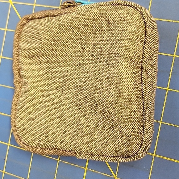 Heather Gray Pouch Blue Zipper Pull 4.5" - Picture 5 of 5